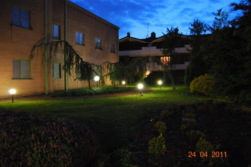 Hotel Vecchia Brianza Seveso Exterior foto