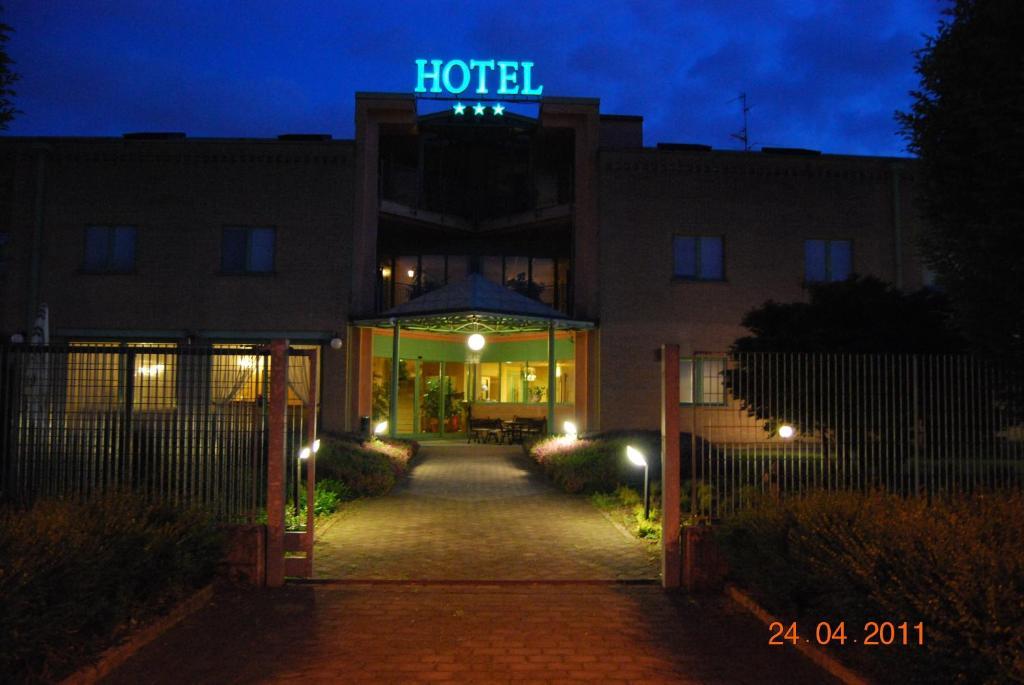 Hotel Vecchia Brianza Seveso Exterior foto