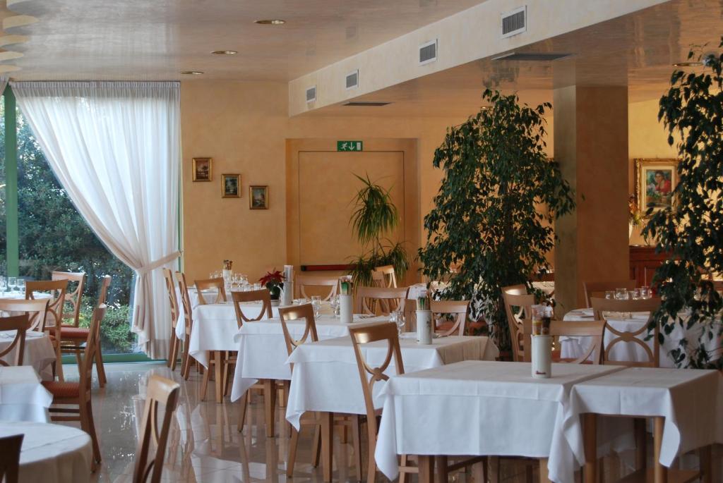 Hotel Vecchia Brianza Seveso Exterior foto