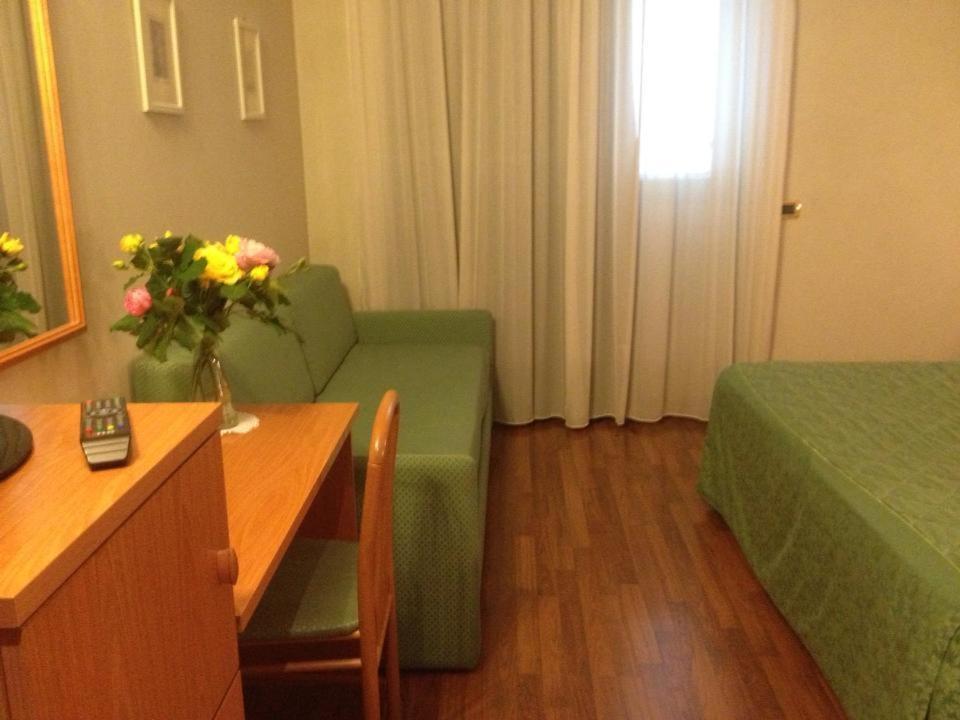 Hotel Vecchia Brianza Seveso Zimmer foto