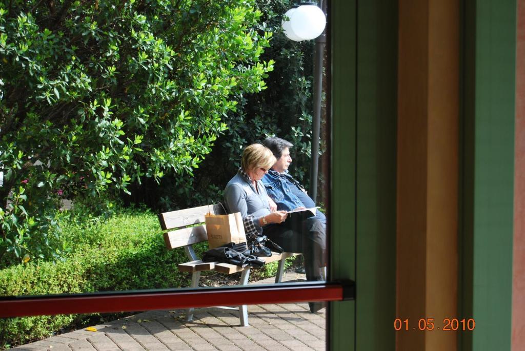 Hotel Vecchia Brianza Seveso Zimmer foto