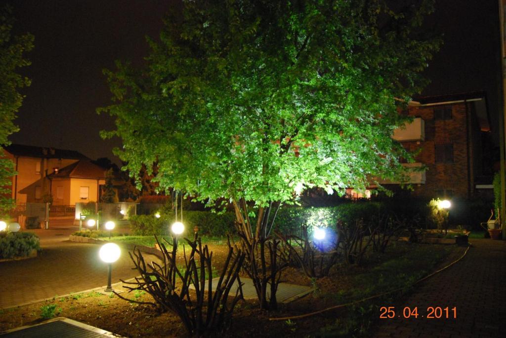 Hotel Vecchia Brianza Seveso Zimmer foto