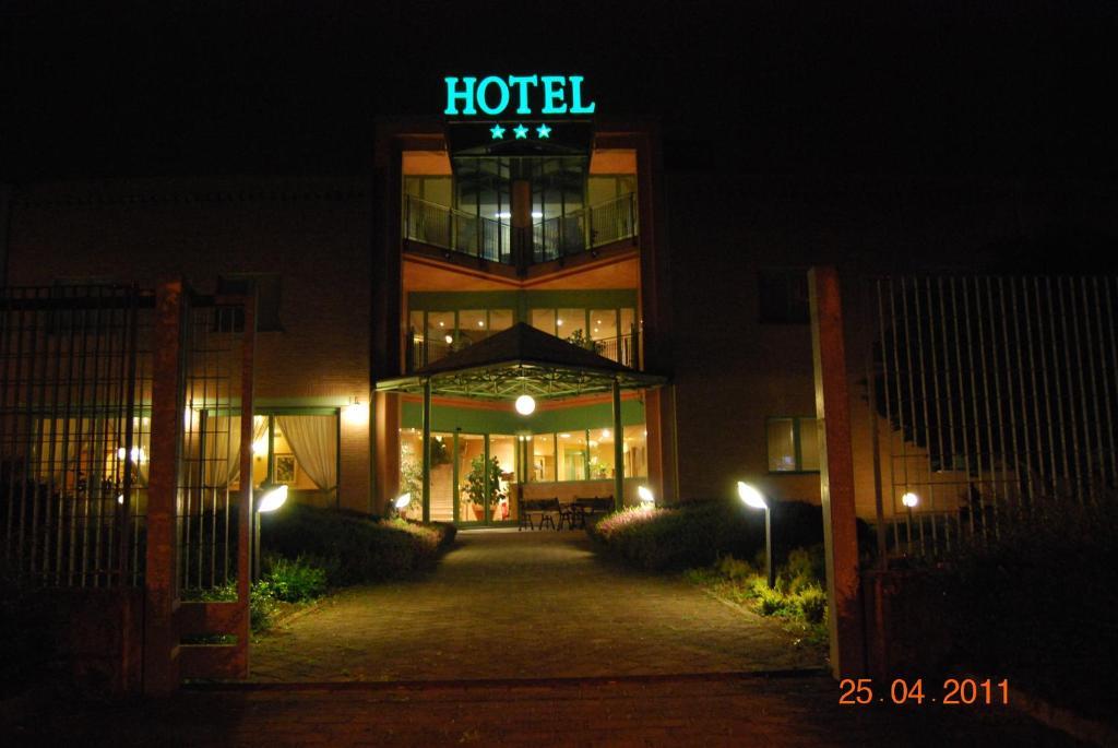Hotel Vecchia Brianza Seveso Zimmer foto
