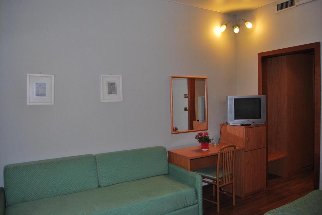 Hotel Vecchia Brianza Seveso Zimmer foto