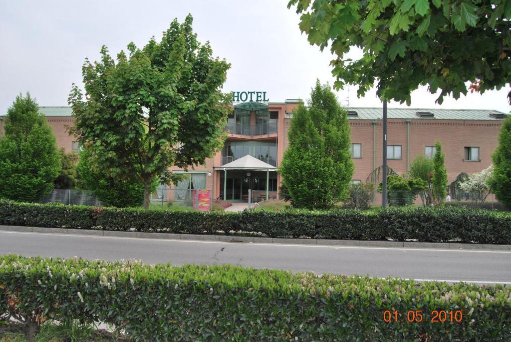 Hotel Vecchia Brianza Seveso Zimmer foto
