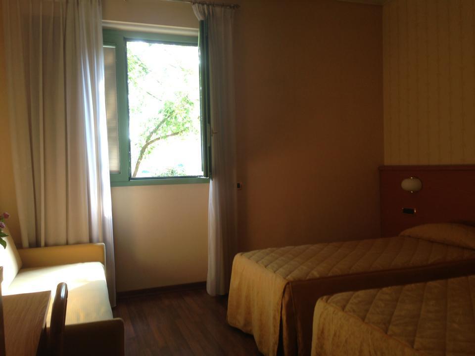 Hotel Vecchia Brianza Seveso Exterior foto